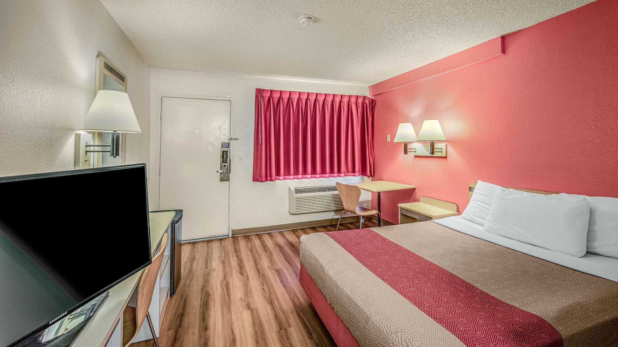 Motel 6-Eureka, Ca Redwood Coast Экстерьер фото