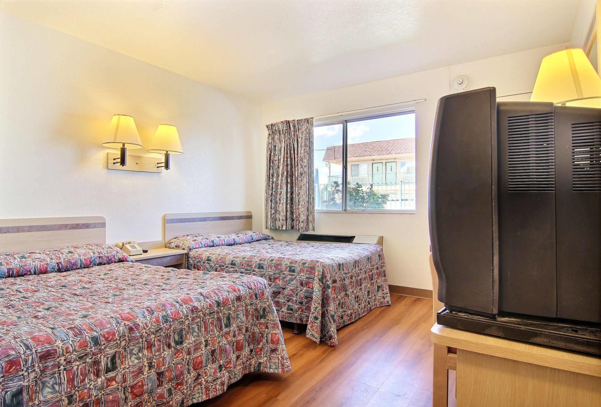 Motel 6-Eureka, Ca Redwood Coast Экстерьер фото